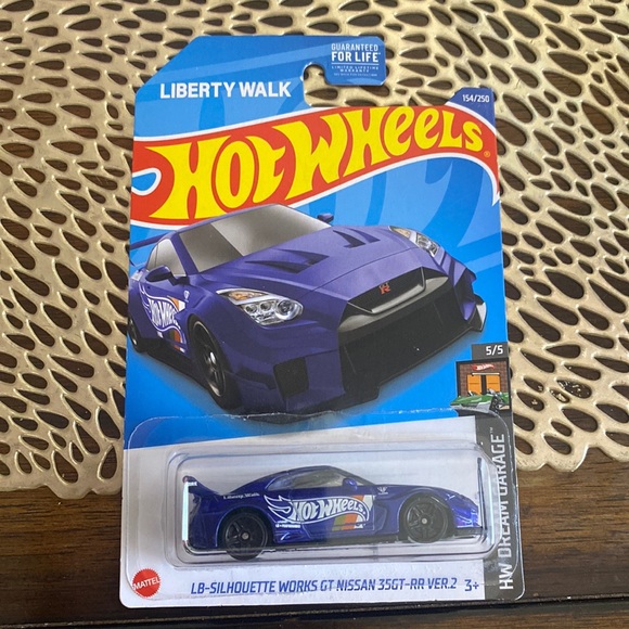 Hot Wheels Nissan GTR Liberty Walk - Picture 1 of 2